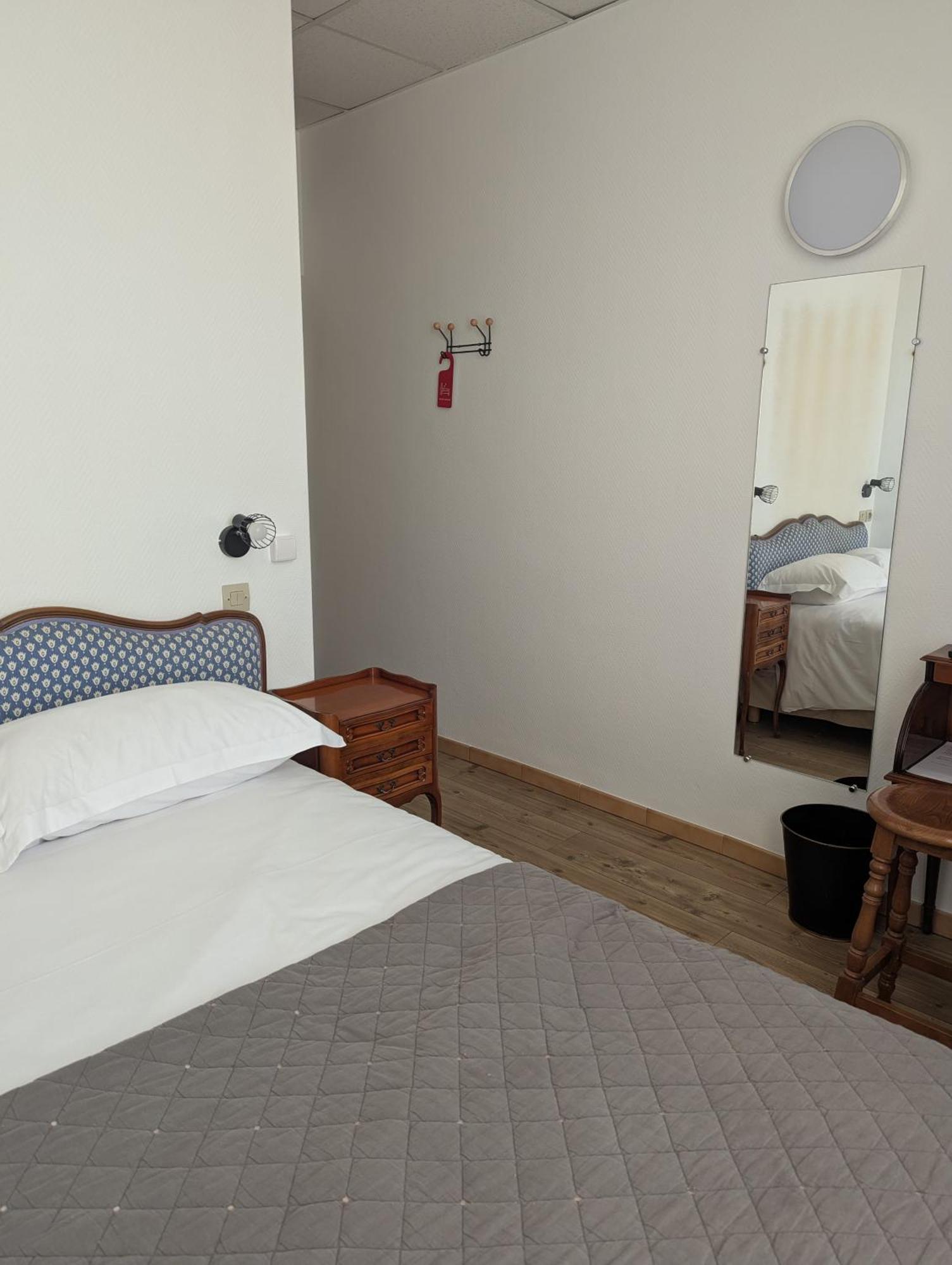 Hotel Du Parc Монтелимар Номер фото