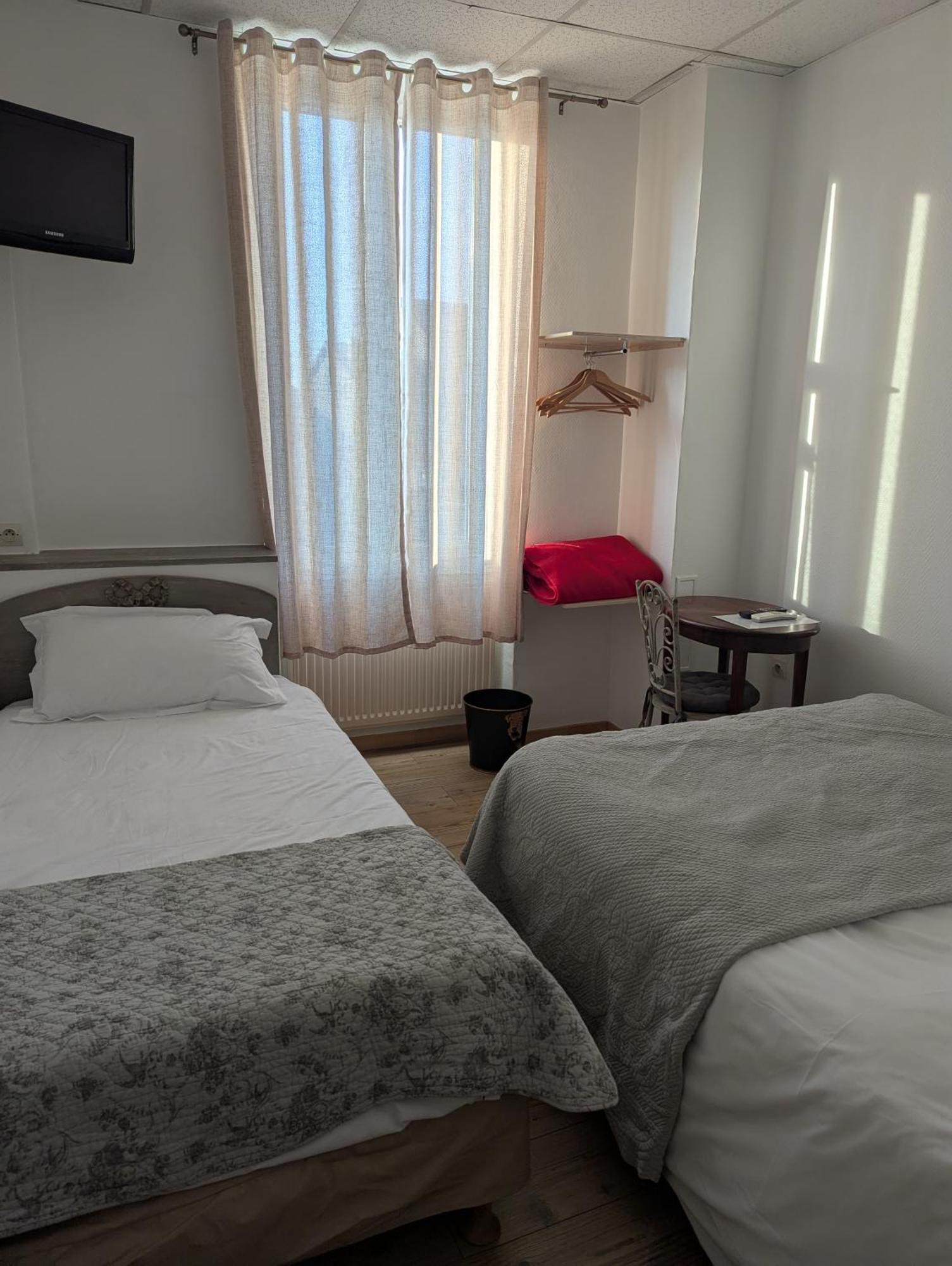 Hotel Du Parc Монтелимар Номер фото